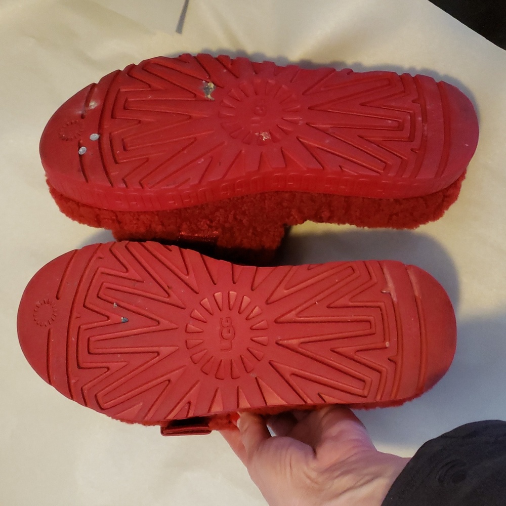 UGG Fluffita red real shearling sandals slippers - Picture 8 of 9